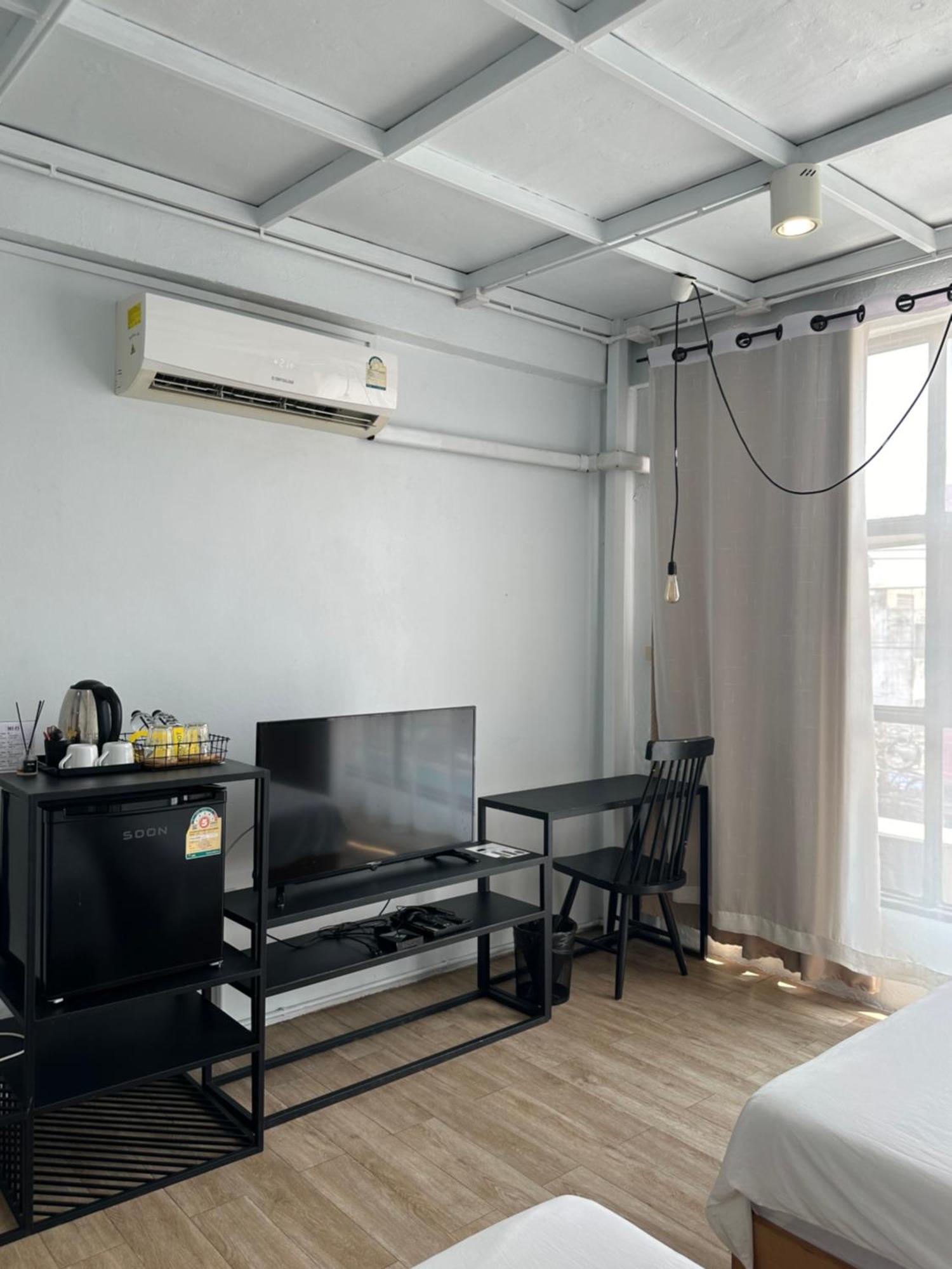 Beige Poshtels + Netflix Vandrehjem Bangkok Eksteriør billede