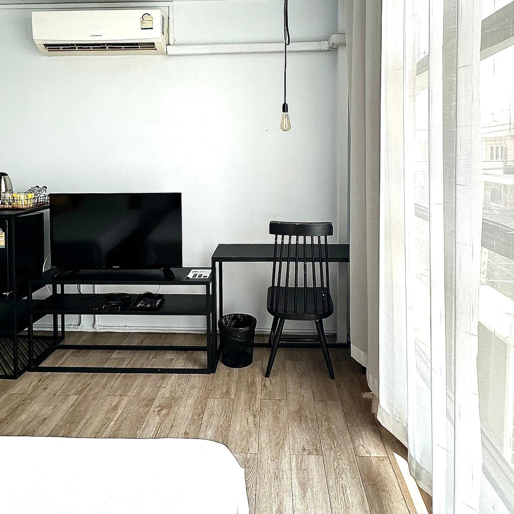 Beige Poshtels + Netflix Vandrehjem Bangkok Eksteriør billede