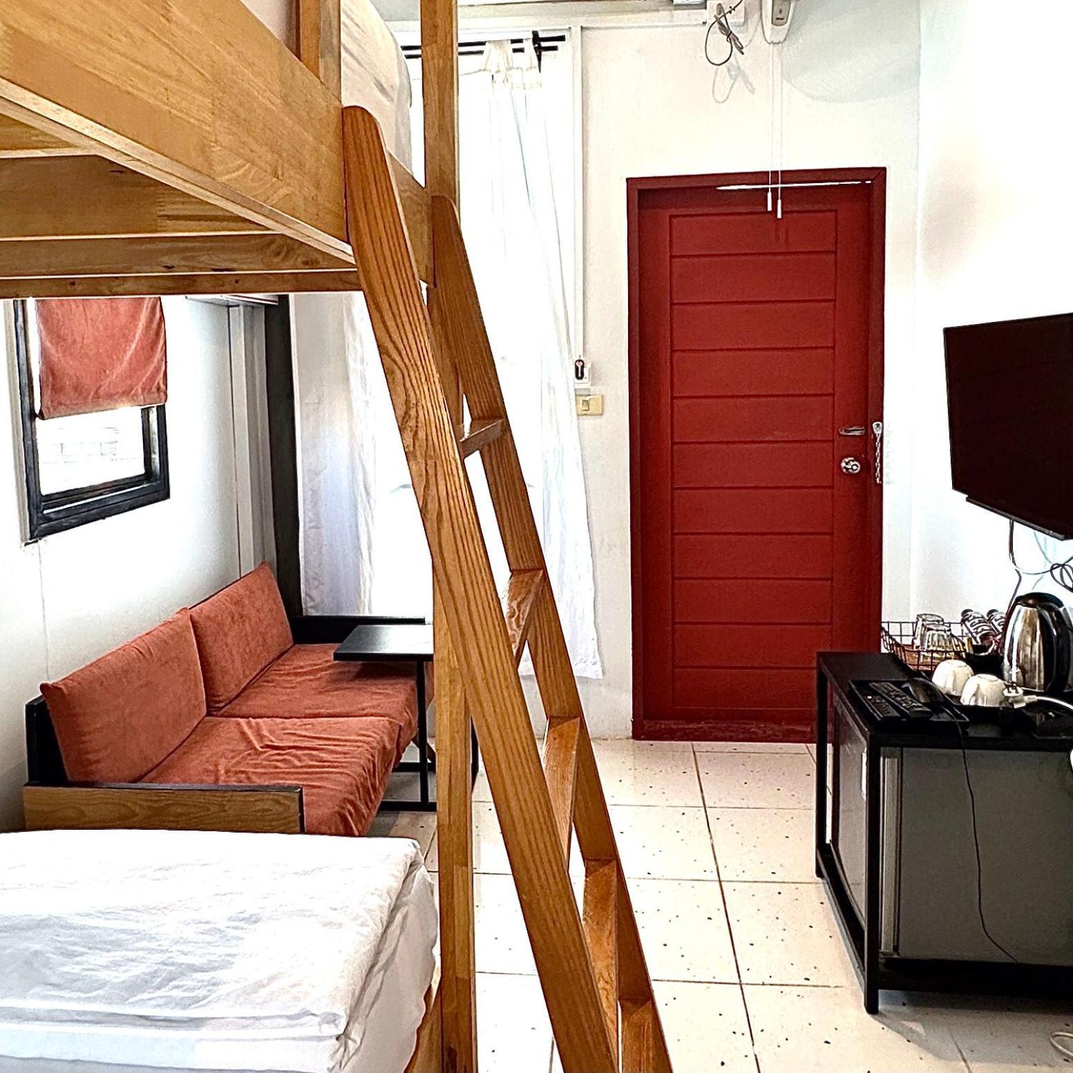 Beige Poshtels + Netflix Vandrehjem Bangkok Eksteriør billede